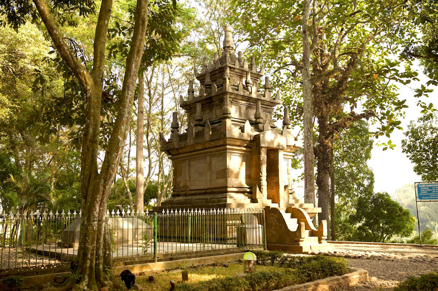 Situ dan Candi Cangkuang